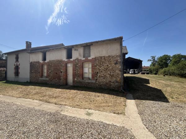 Superbe logement de 2 chambres avec une grande grange et un gîte indépendant à rénover