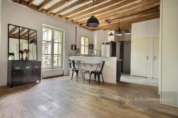Vente                                                      Appartement
                        
                     3 pièces                      57 m2                     à Charenton-le-Pont