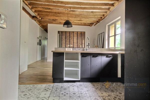 Vente                                                      Appartement
                        
                     3 pièces                      57 m2                     à Charenton-le-Pont