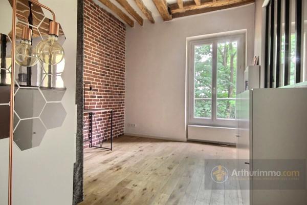 Vente                                                      Appartement
                        
                     3 pièces                      57 m2                     à Charenton-le-Pont