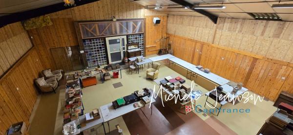 À VENDRE – Bâtiment avec fort potentiel d’aménagement (38)