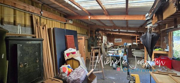 À VENDRE – Bâtiment avec fort potentiel d’aménagement (38)