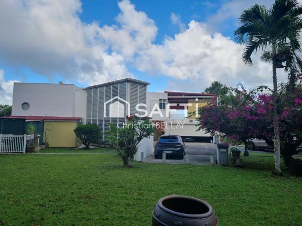 Villa sur la crête – maison d’architecte avec vue dégagée et cadre d’exception