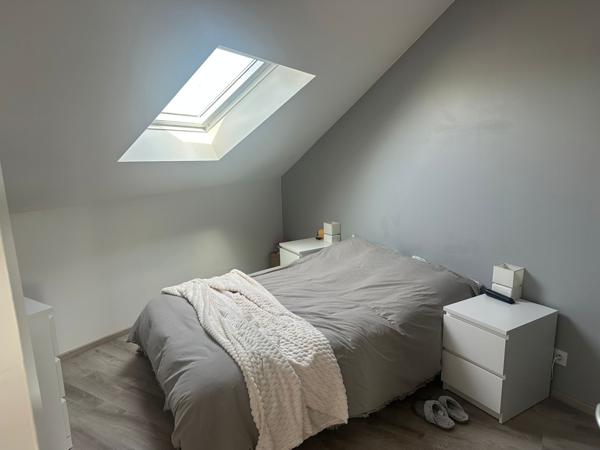 Tours (37000) À vendre – Grand studio rénové avec chambre indépendante – Tours Quartier LAKANAL