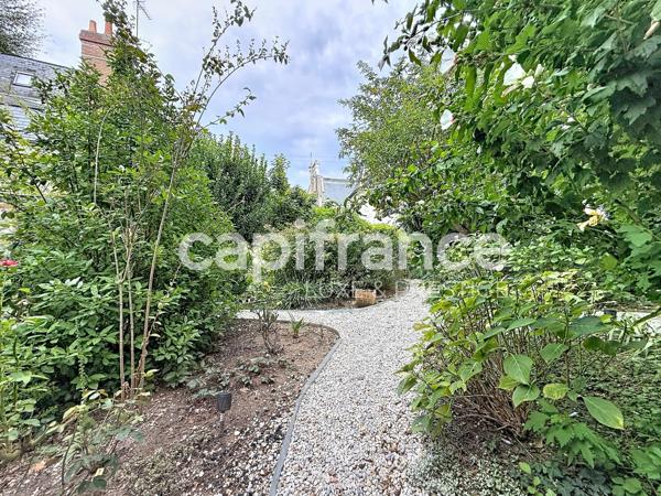 Appartement 167 m2 avec rez-de-jardin et parking, tout proche de Tours