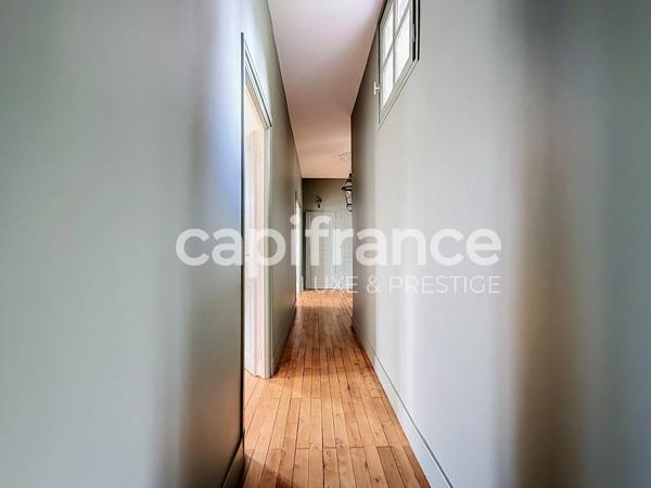 Appartement 167 m2 avec rez-de-jardin et parking, tout proche de Tours