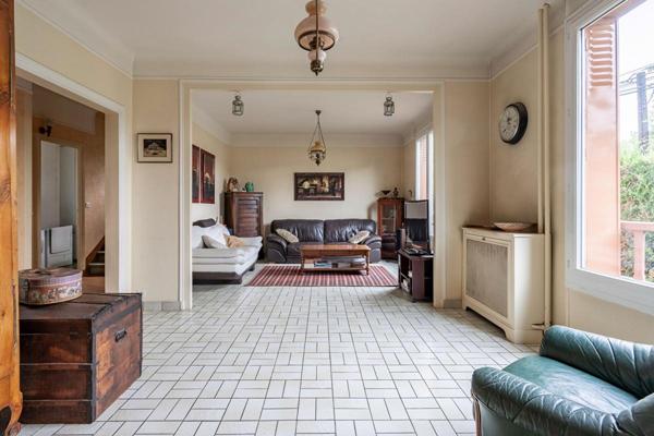 MAISON INDIVIDUELLE DE  (8 PIECES)