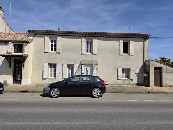 Maison en pierre avec jardin et terrasse à Nérac , Lot et Garonne