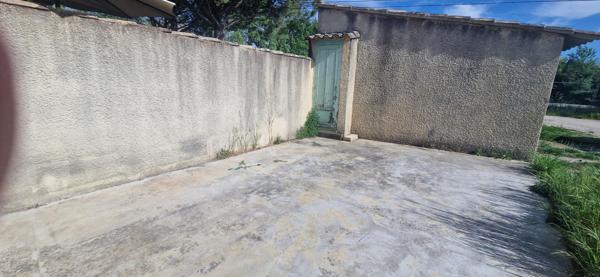 APPARTEMENT T1 EN DUPLEX - COUR - PLACE DE PARKING - CLIMATISATION