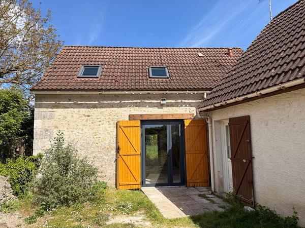 Jolie grange rénovée à Ballan Miré