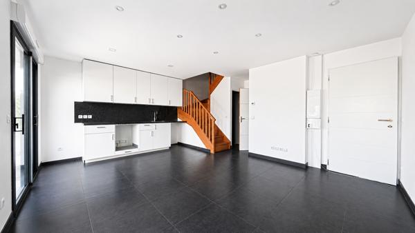 Maison
         8 pièces
        - 140 m² Bien prestige 575 000 € *