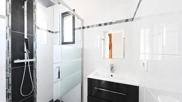 Maison
         8 pièces
        - 140 m² Bien prestige 575 000 € *