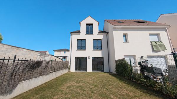 Maison
         8 pièces
        - 140 m² Bien prestige 575 000 € *