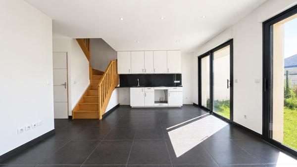 Maison
         8 pièces
        - 140 m² Bien prestige 575 000 € *