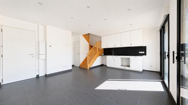 Maison
         8 pièces
        - 140 m² Bien prestige 575 000 € *