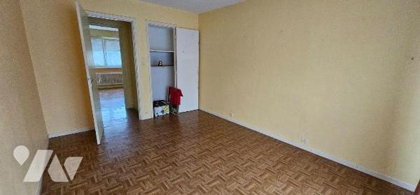 ROSENDAEL QUARTIER TRES CALME
Entrée carrelée (7,50 m²) avec vestiaire, WC, séjour carrelé (19...