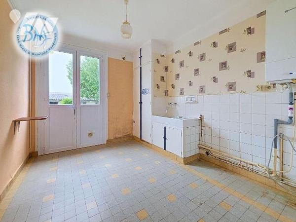 Cette maison située à Lorient dispose d'une surface habitable de 80 m² environ et se trouve sur...