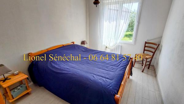 Maison entièrement de plain - pied 9 pièces de 140 m2 à Beaumont sur Sarthe