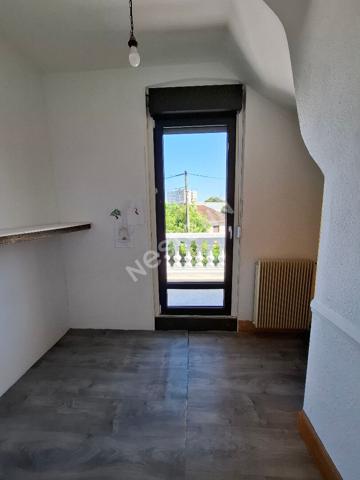 Maison Montceau Les Mines 12 pièces, 7 chambres, 3 sdb et 3 WC, 250 m2 avec un terrain de 1622m2