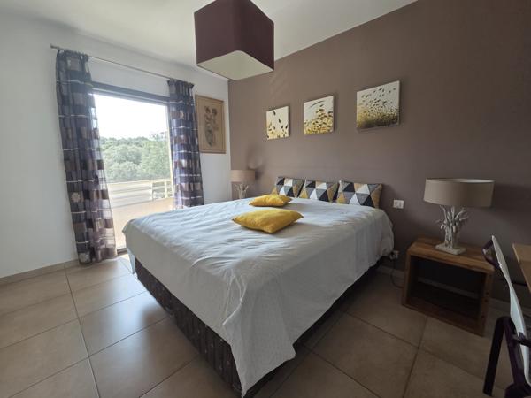 Propriano – T3 traversant de 73 m² avec terrasse vue mer Propriano (20110)