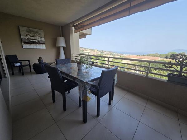 Propriano – T3 traversant de 73 m² avec terrasse vue mer Propriano (20110)