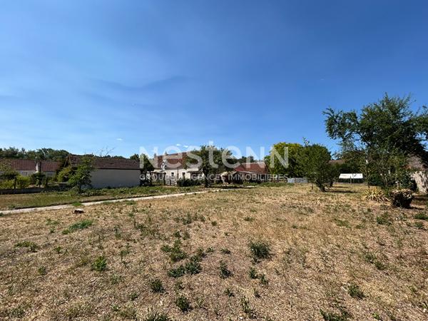 TERRAIN DE 1286M² CLOS  ET CONSTRUCTIBLE SUR LA COMMUNE DE CHABRIS (INDRE 36)