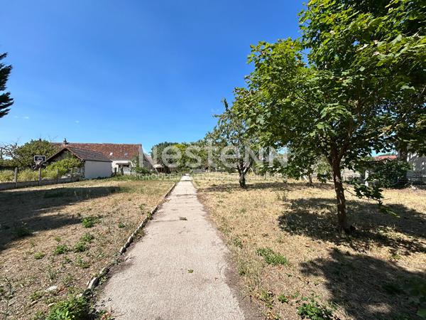 TERRAIN DE 1286M² CLOS  ET CONSTRUCTIBLE SUR LA COMMUNE DE CHABRIS (INDRE 36)
