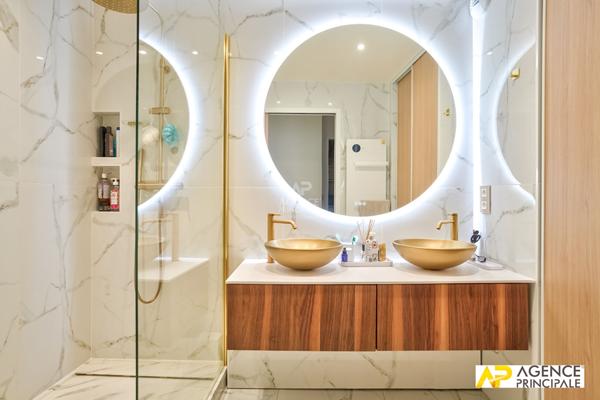 Appartement 6 pièce(s) 125.57 m2 -exclusivite - ascenseur €1 164 000 ** - Référence 4233