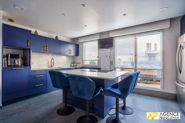 Appartement 6 pièce(s) 125.57 m2 -exclusivite - ascenseur €1 164 000 ** - Référence 4233