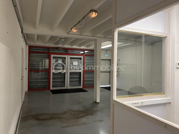 Local de stockage de 710 m²