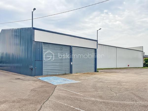 Local de stockage de 710 m²