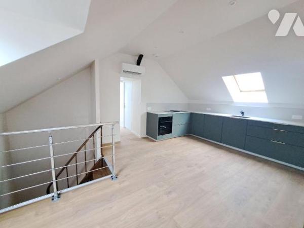 HYPER CENTRE VILLE - AU PIED DES COMMERCES
Appartement situé au 2ème et dernier étage, entière...