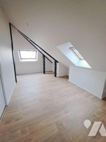 HYPER CENTRE VILLE - AU PIED DES COMMERCES
Appartement situé au 2ème et dernier étage, entière...