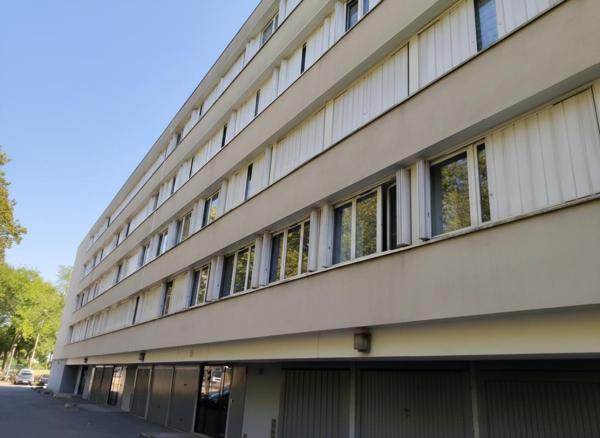 Appartement Villeneuve Saint Georges 3 pièces de 66 m2 + une cave en rez-de-chaussée