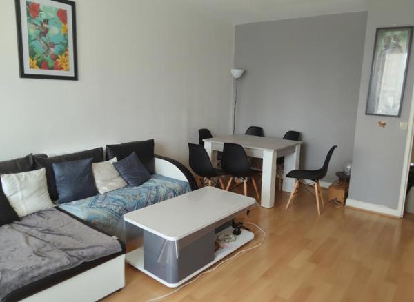 Appartement Villeneuve Saint Georges 3 pièces de 66 m2 + une cave en rez-de-chaussée
