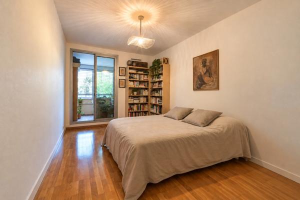 LES HAMEAUX DE LA TORSE – 96 M² EN REZ-DE-JARDIN AVEC TERRASSES - PISCINE - TOUT À PIED