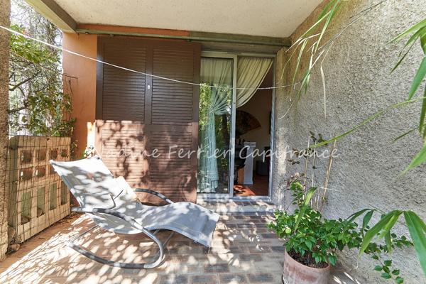 LES HAMEAUX DE LA TORSE – 96 M² EN REZ-DE-JARDIN AVEC TERRASSES - PISCINE - TOUT À PIED