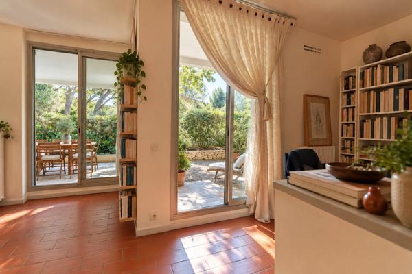 LES HAMEAUX DE LA TORSE – 96 M² EN REZ-DE-JARDIN AVEC TERRASSES - PISCINE - TOUT À PIED