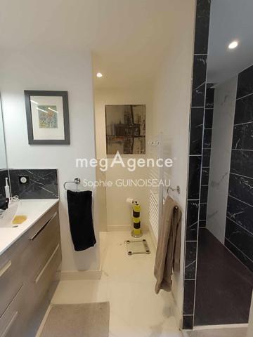 Maison à LE PUY-SAINT-BONNET, 49300 - 6 pièces 176m²