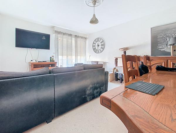 À vendre : Appartement 4 pièces en centre ville de LA LONDE LES MAURES