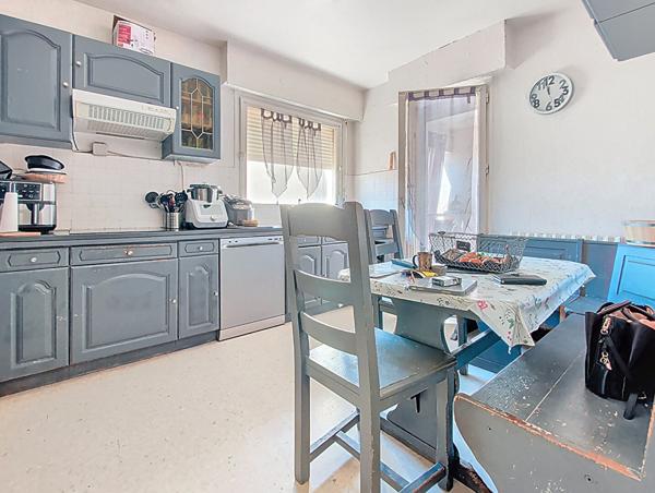 À vendre : Appartement 4 pièces en centre ville de LA LONDE LES MAURES