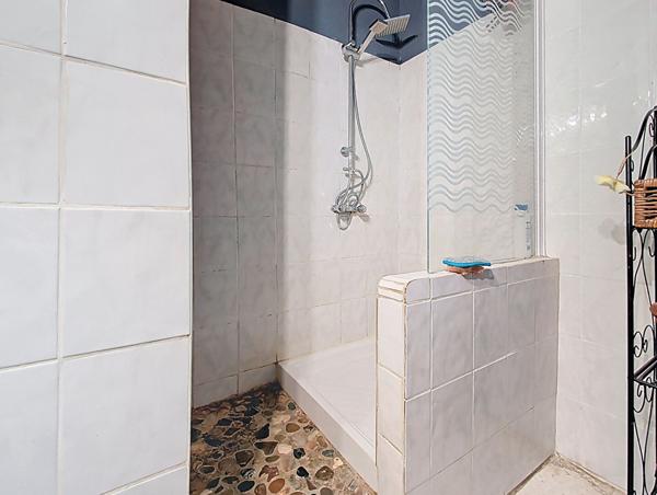 À vendre : Appartement 4 pièces en centre ville de LA LONDE LES MAURES