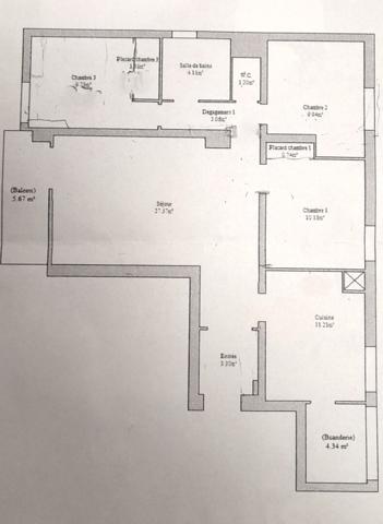 À vendre : Appartement 4 pièces en centre ville de LA LONDE LES MAURES