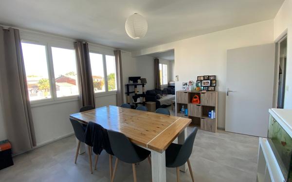 Appartement à louer    4 pièces •  Saint-Paul-Cap-de-Joux