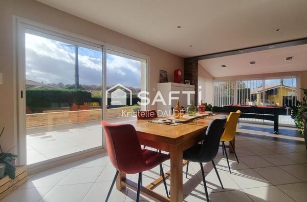 Maison T5 avec garage en sous sol, piscine et dépendance