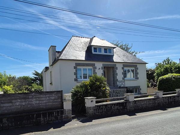 Landivisiau- Maison 8 pièces- 162 m2 Landivisiau