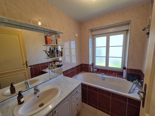 Landivisiau- Maison 8 pièces- 162 m2 Landivisiau
