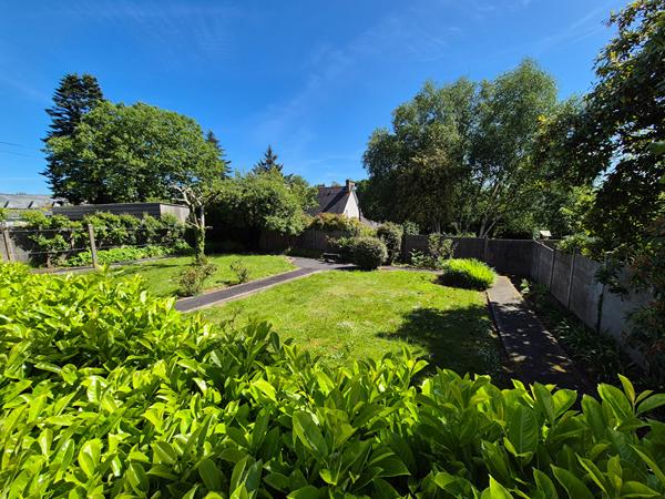 Landivisiau- Maison 8 pièces- 162 m2 Landivisiau