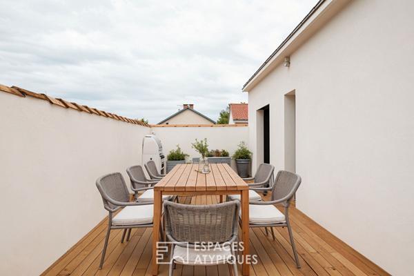 Maison aux vastes terrasses, en toute quiétude à Fétilly