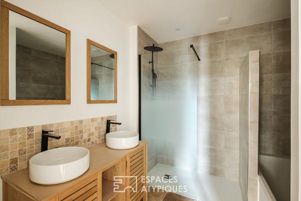 Maison aux vastes terrasses, en toute quiétude à Fétilly